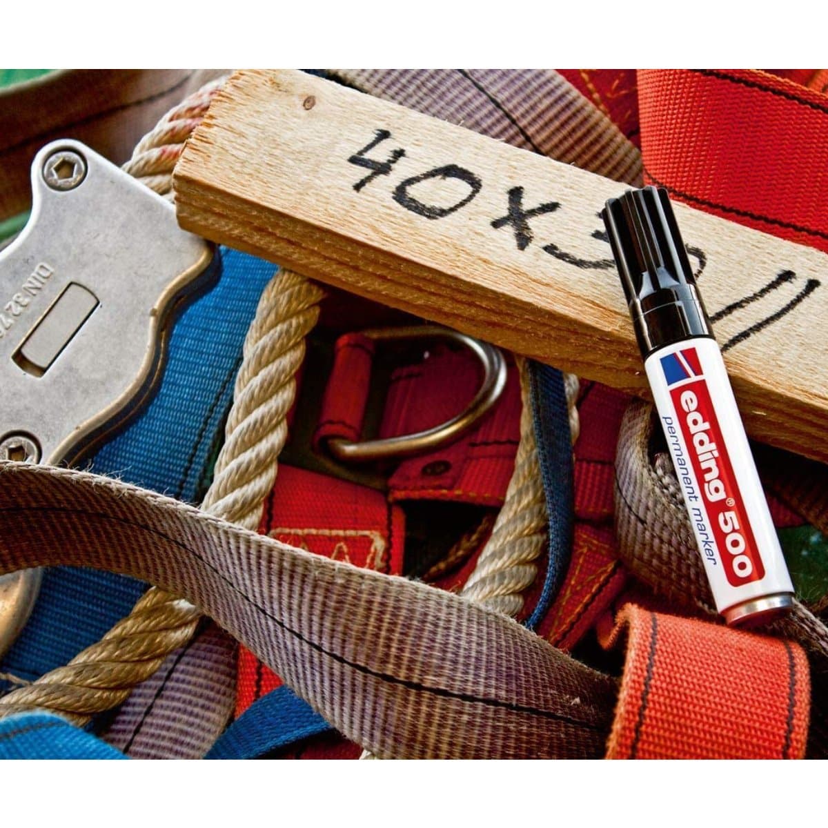 edding 500 Permanent Marker, 2-7mm Chisel Tip, Red