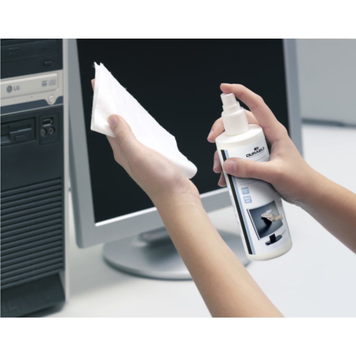 Durable SCREENCLEAN FLUID Pump Spray for cleaning screens, 250 ml