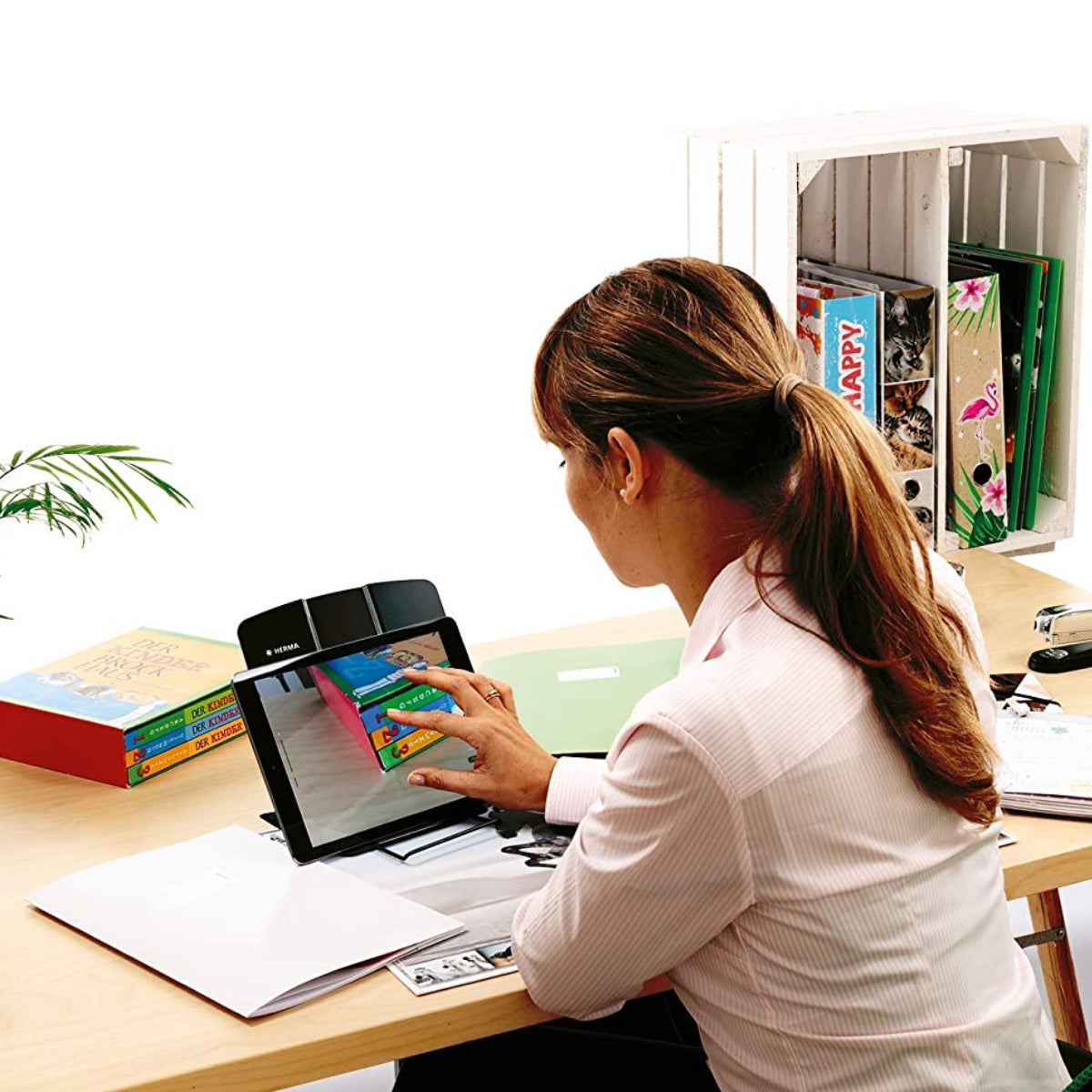 Herma Metal Reading Rack, Black